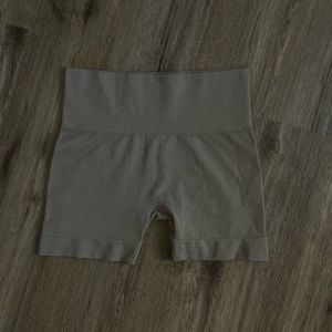 SETactive shorts in sand